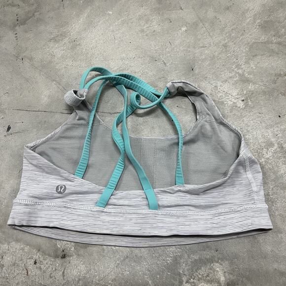 Lululemon Grey/White Stripe Energy Sports Bra Size 6. Fun And Stylish Lined - Picture 6 of 6